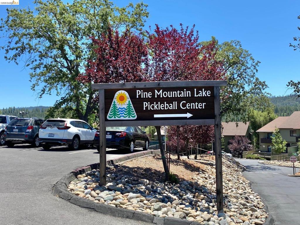 13209 Mueller Drive, Groveland, CA 95321