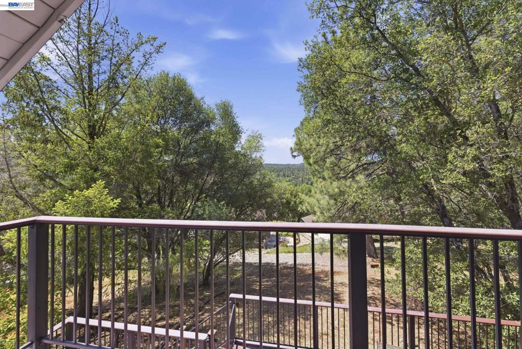 20543 Nob Hill Cir, Groveland, CA 95321