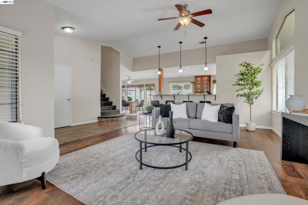 1529 Denese Ct, Manteca, CA 95337