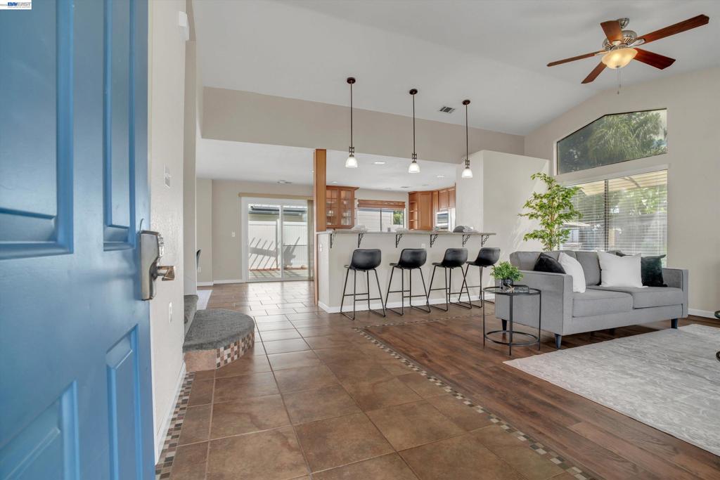 1529 Denese Ct, Manteca, CA 95337