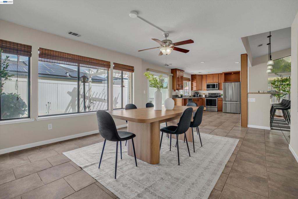 1529 Denese Ct, Manteca, CA 95337