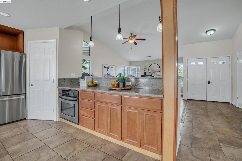 1529 Denese Ct, Manteca, CA 95337