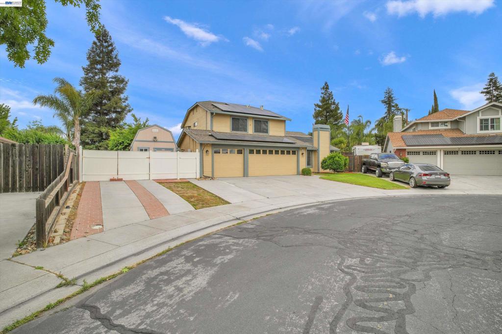 1529 Denese Ct, Manteca, CA 95337