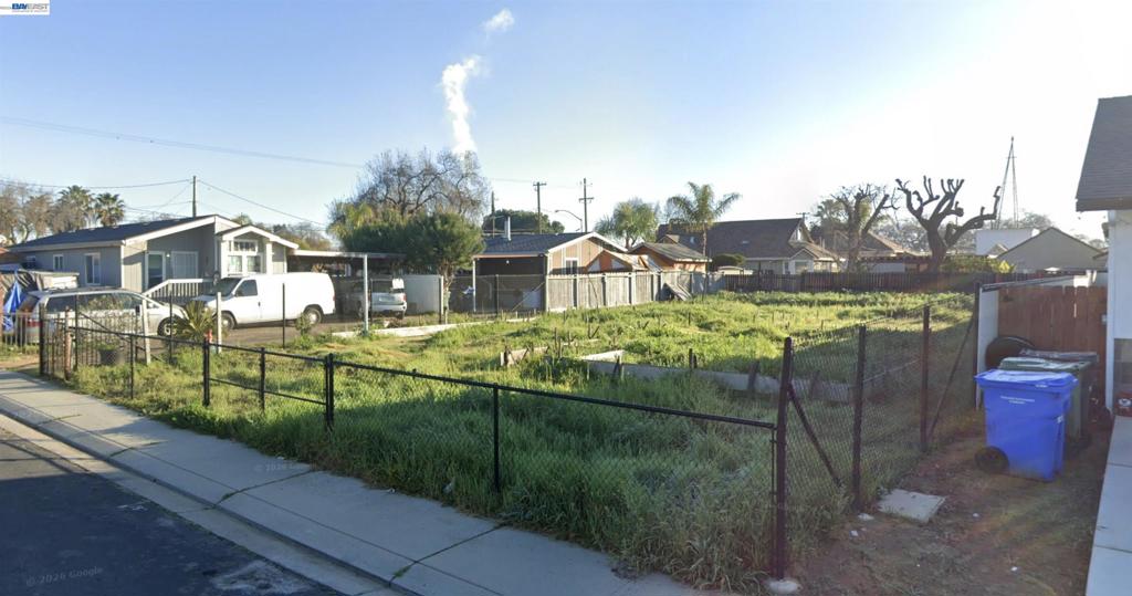 410 Montague Ct, Modesto, CA 95351