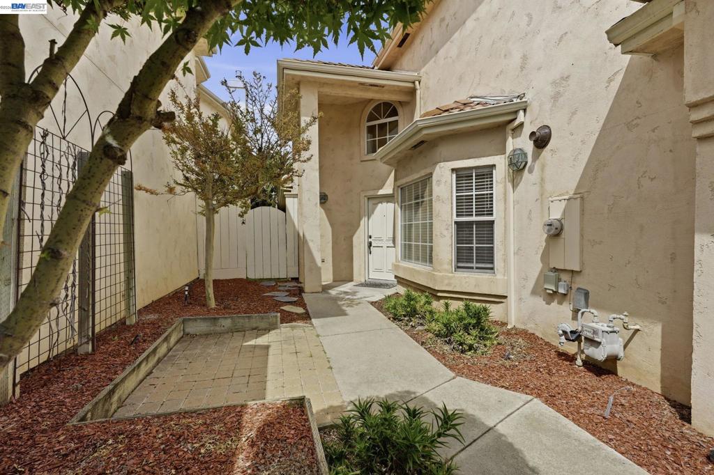 1500 Scenic Dr, Modesto, CA 95355