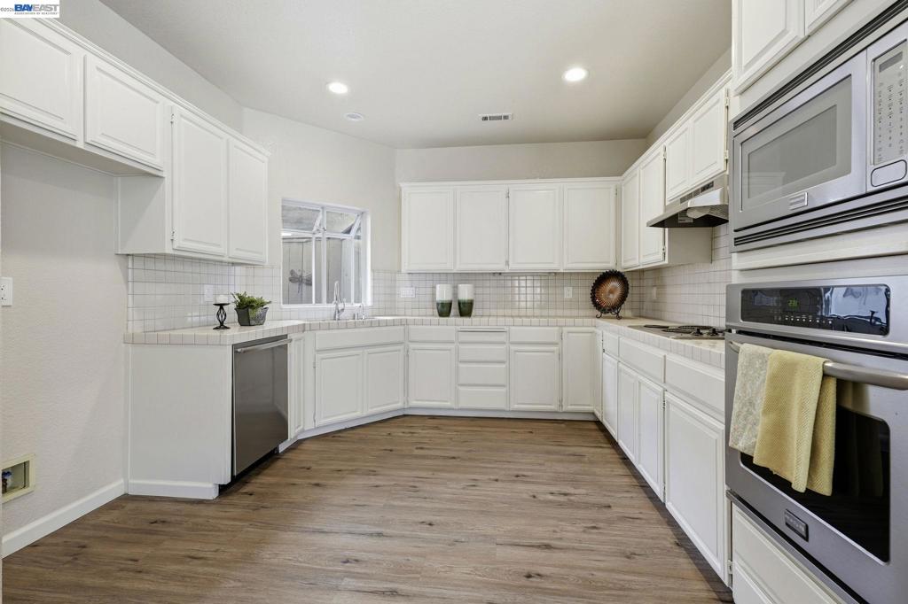 1500 Scenic Dr, Modesto, CA 95355