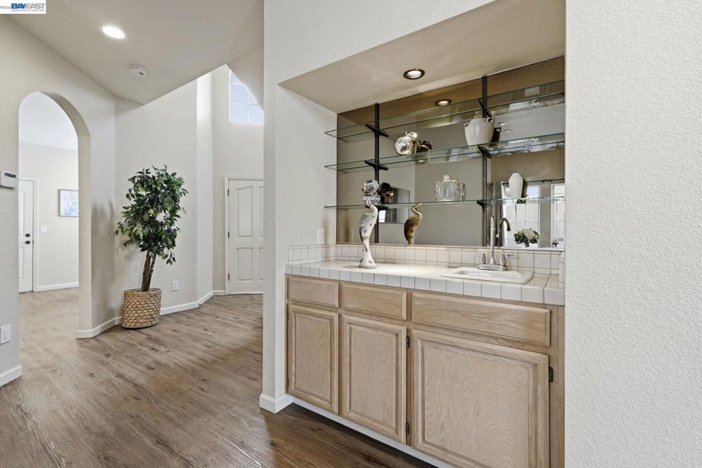 1500 Scenic Dr, Modesto, CA 95355