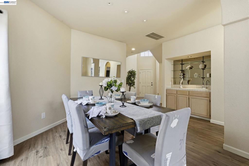 1500 Scenic Dr, Modesto, CA 95355