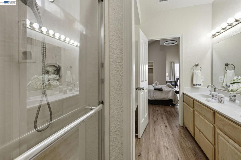 1500 Scenic Dr, Modesto, CA 95355