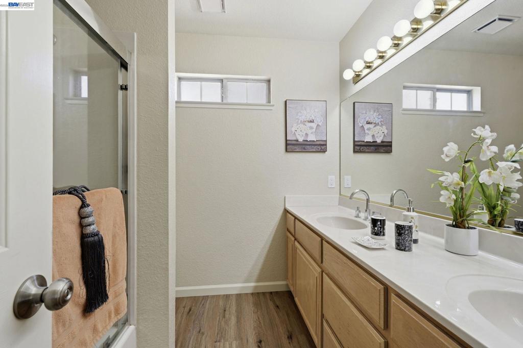 1500 Scenic Dr, Modesto, CA 95355