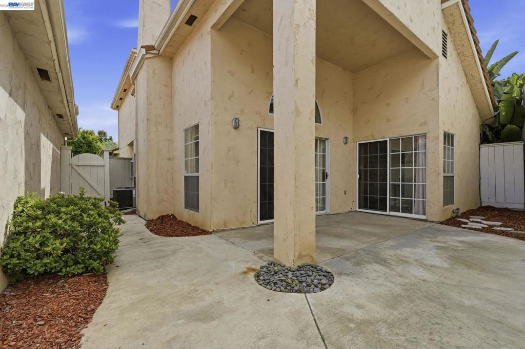 1500 Scenic Dr, Modesto, CA 95355