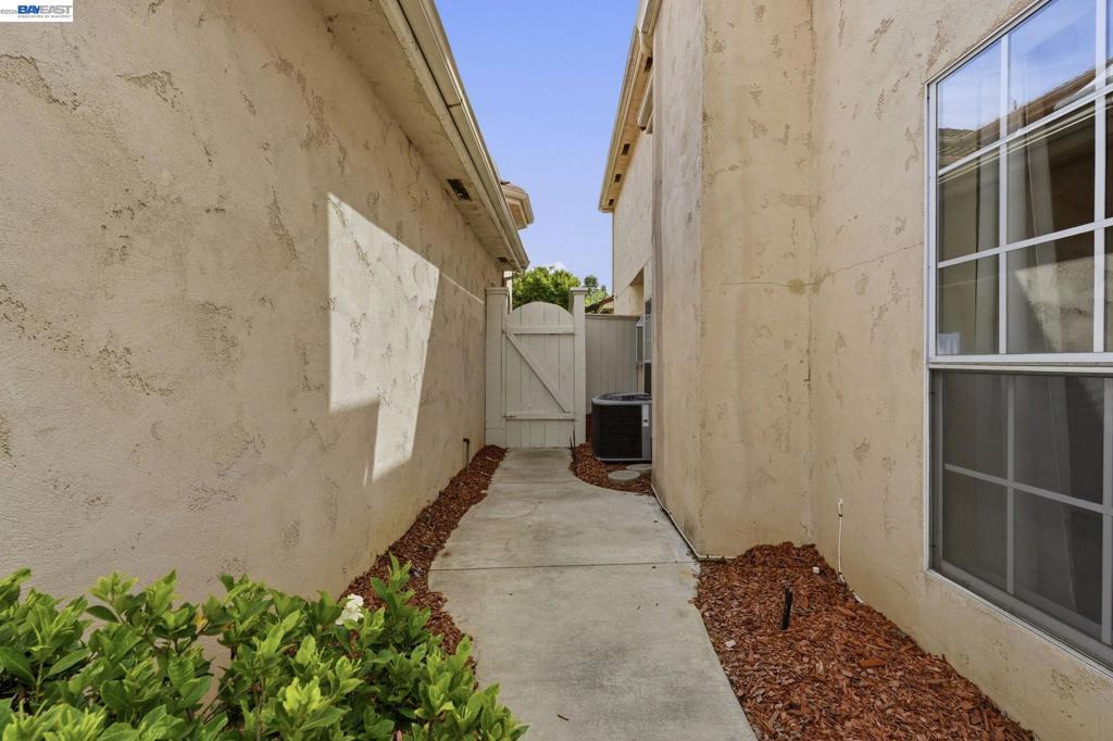 1500 Scenic Dr, Modesto, CA 95355