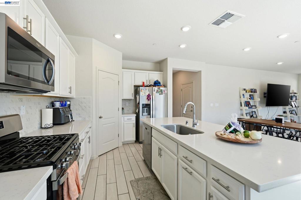 3134 Feather Rd, Manteca, CA 95337