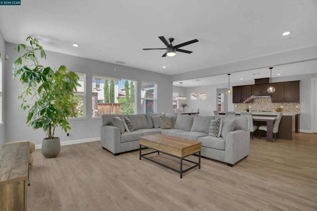 351 Bloomington Ln, Brentwood (CC), CA 94513