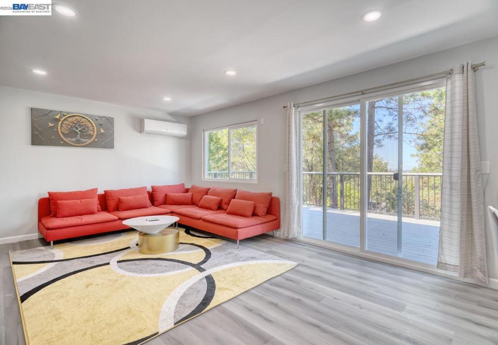 12017 Hillhurst Cir, Groveland, CA 95321