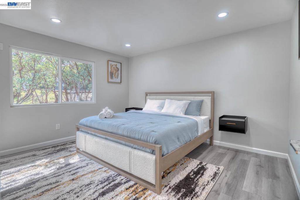 12017 Hillhurst Cir, Groveland, CA 95321