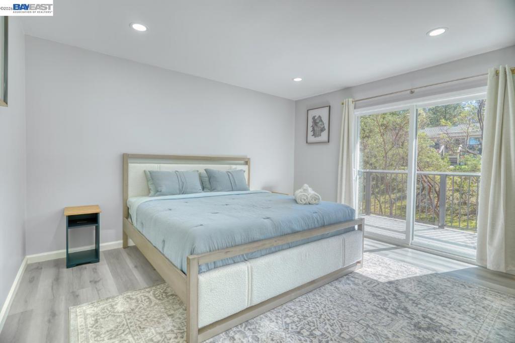 12017 Hillhurst Cir, Groveland, CA 95321