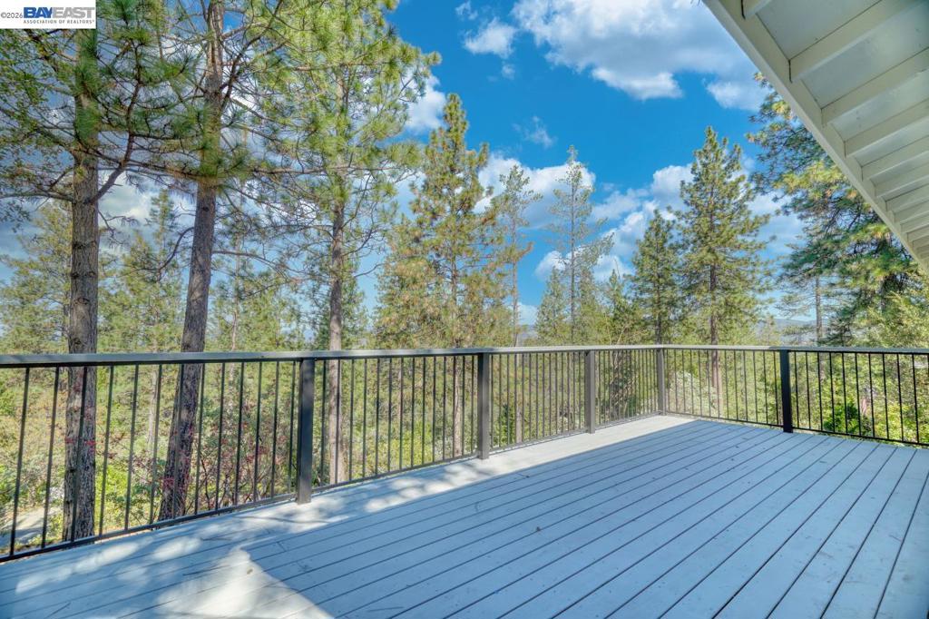 12017 Hillhurst Cir, Groveland, CA 95321