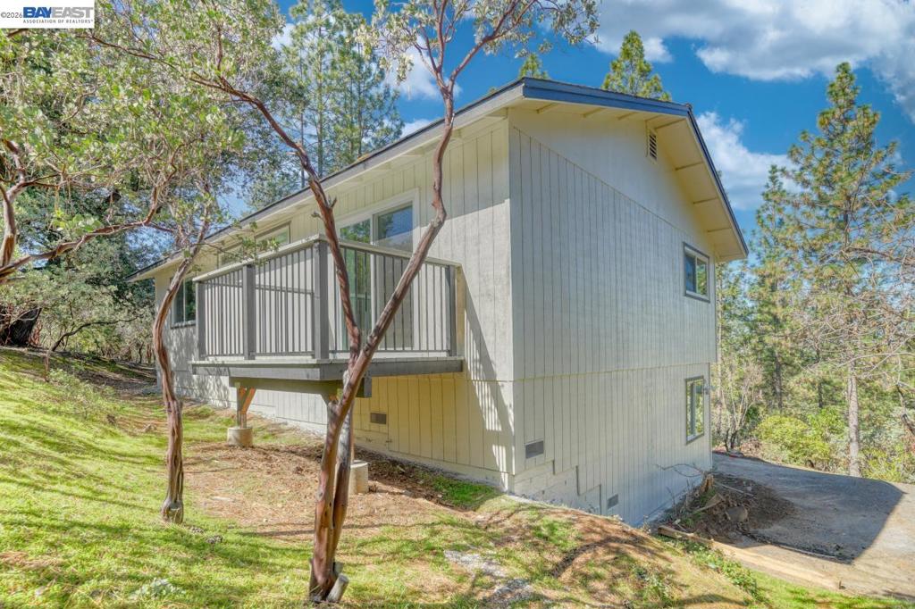 12017 Hillhurst Cir, Groveland, CA 95321