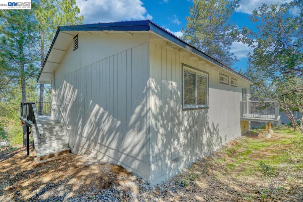 12017 Hillhurst Cir, Groveland, CA 95321