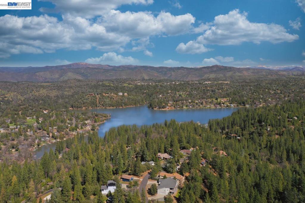 12017 Hillhurst Cir, Groveland, CA 95321