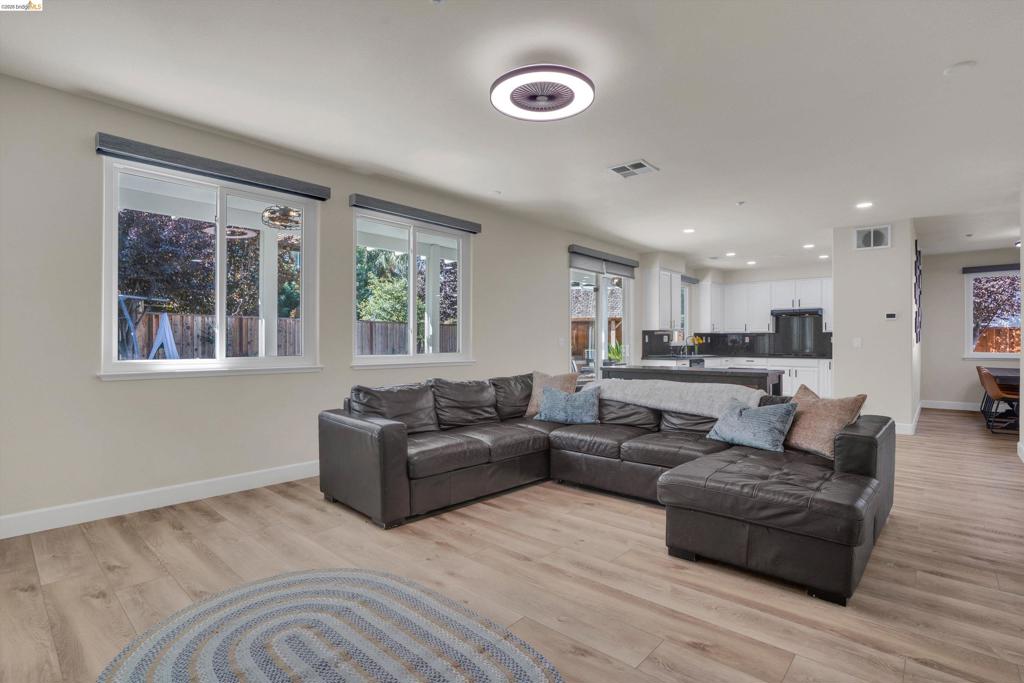 188 Continente Ave, Brentwood (CC), CA 94513-1968