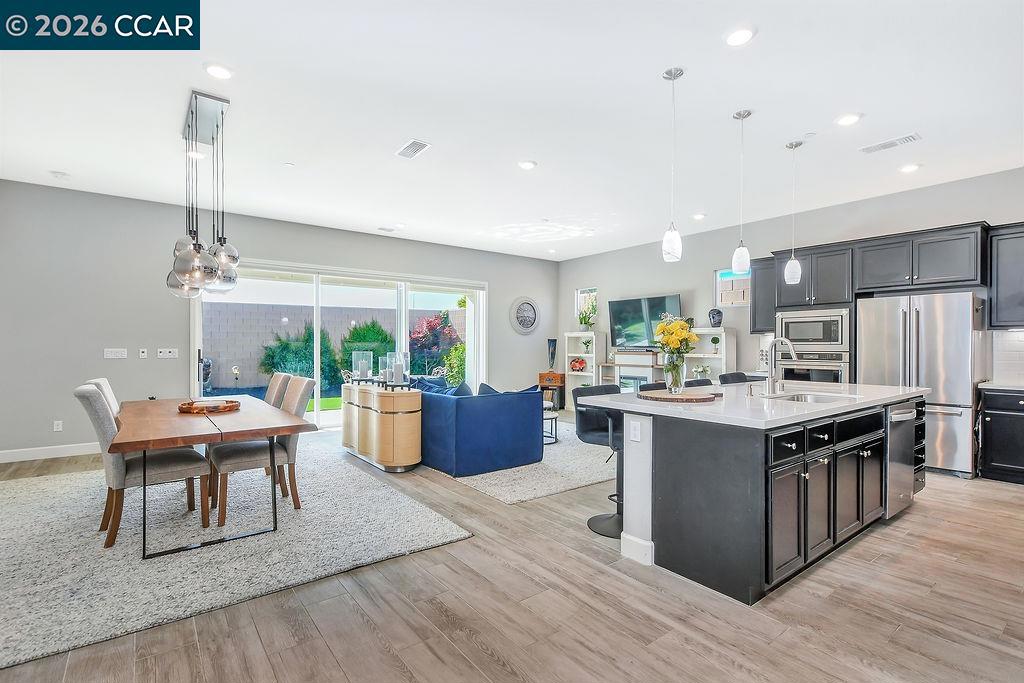 208 Chinook Dr, Brentwood (CC), CA 94513