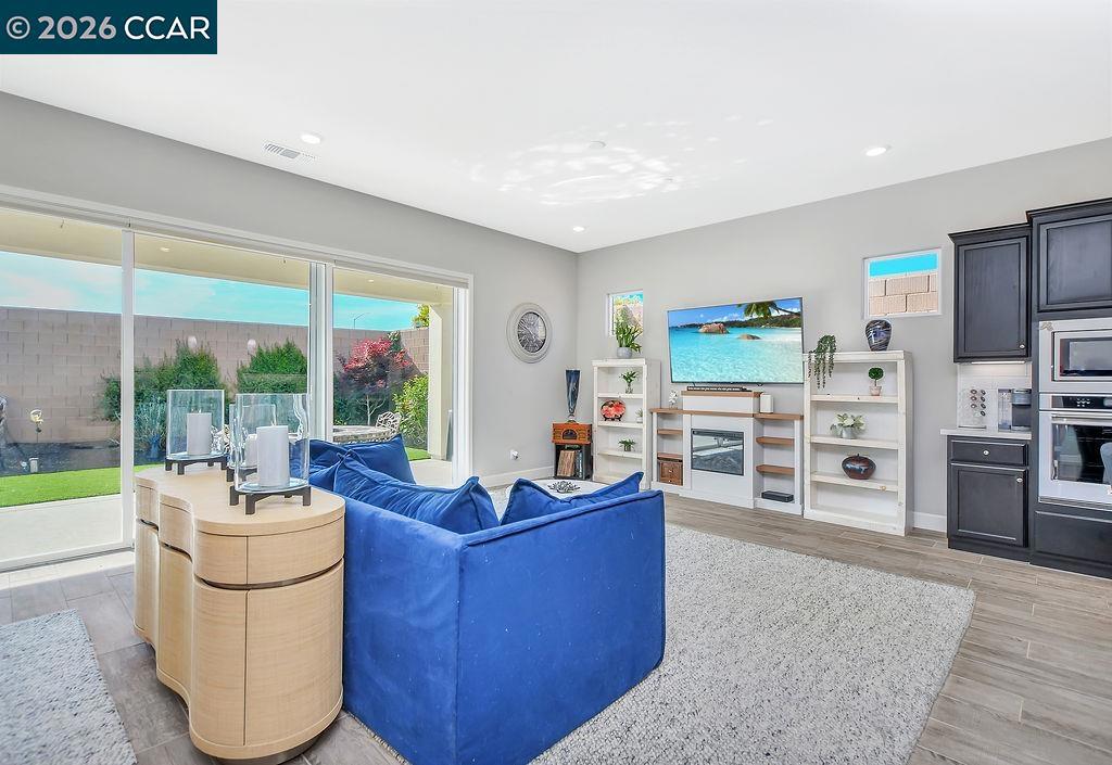 208 Chinook Dr, Brentwood (CC), CA 94513