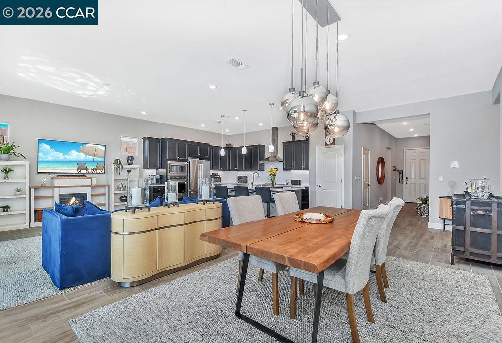 208 Chinook Dr, Brentwood (CC), CA 94513