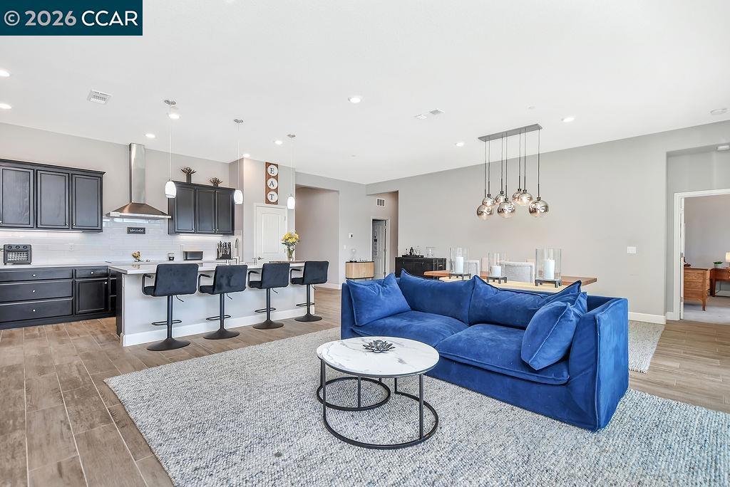 208 Chinook Dr, Brentwood (CC), CA 94513