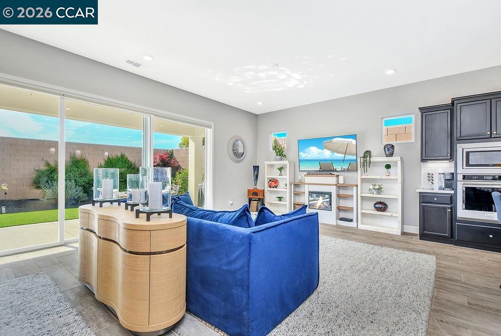 208 Chinook Dr, Brentwood (CC), CA 94513