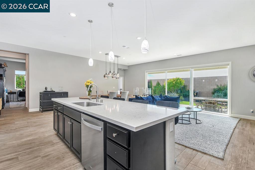 208 Chinook Dr, Brentwood (CC), CA 94513