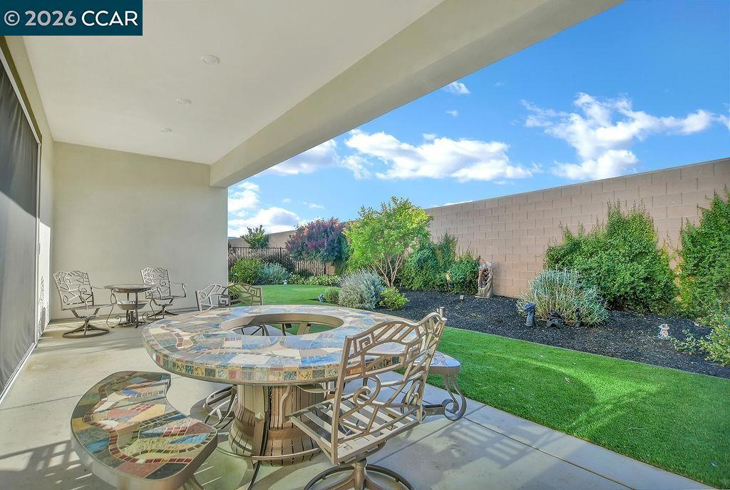 208 Chinook Dr, Brentwood (CC), CA 94513