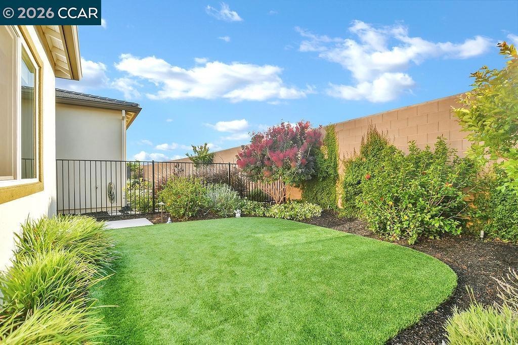 208 Chinook Dr, Brentwood (CC), CA 94513