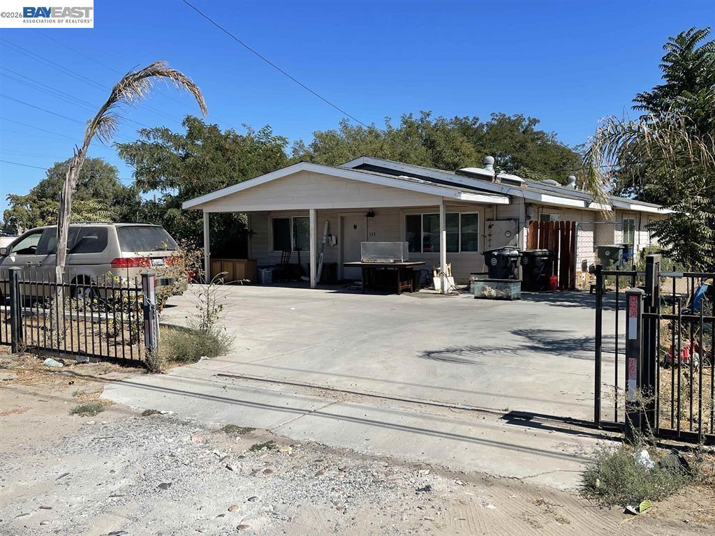 580 S Airport Way, Manteca, CA 95337