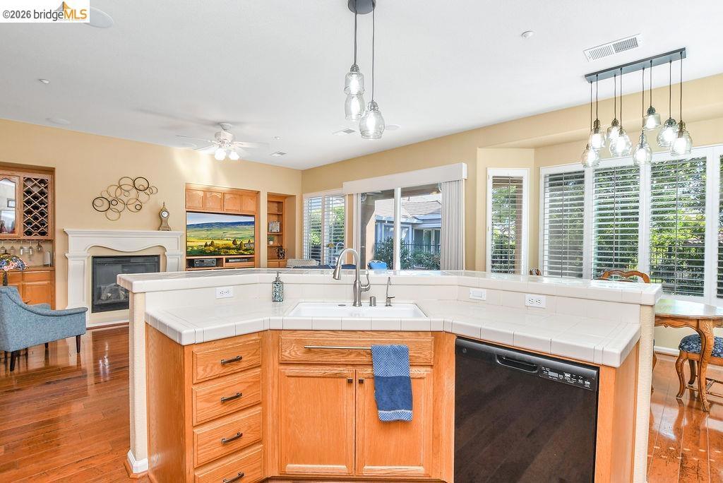 972 Centennial Dr, Brentwood (CC), CA 94513