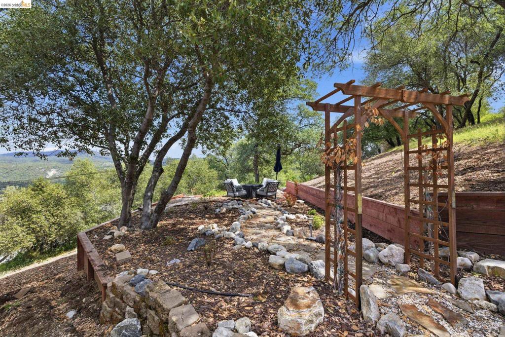 16592 Parkridge Ave, Sonora, CA 95370
