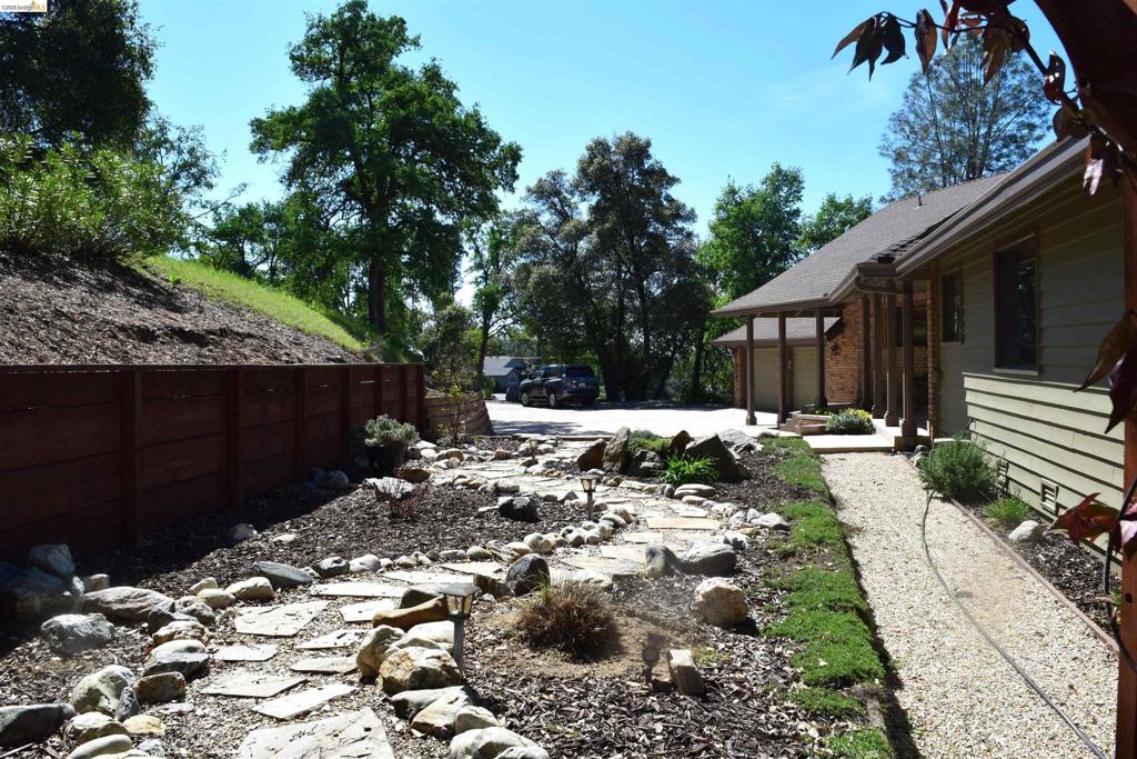 16592 Parkridge Ave, Sonora, CA 95370