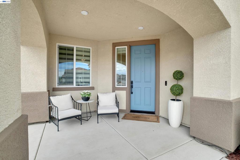 2775 Pink Muhly Dr, Manteca, CA 95337