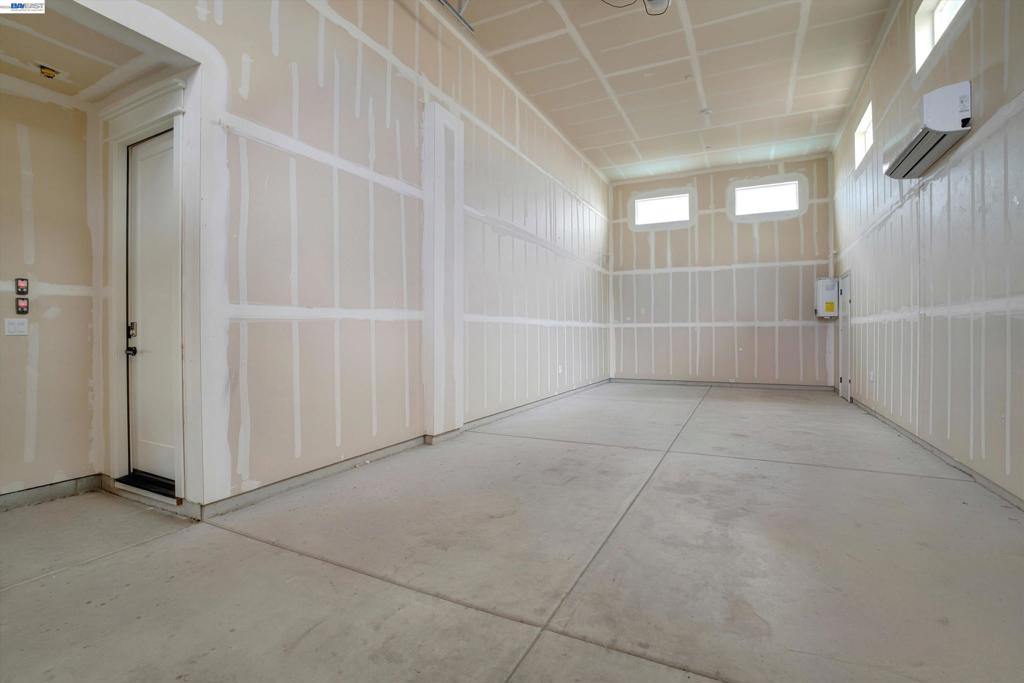 2775 Pink Muhly Dr, Manteca, CA 95337