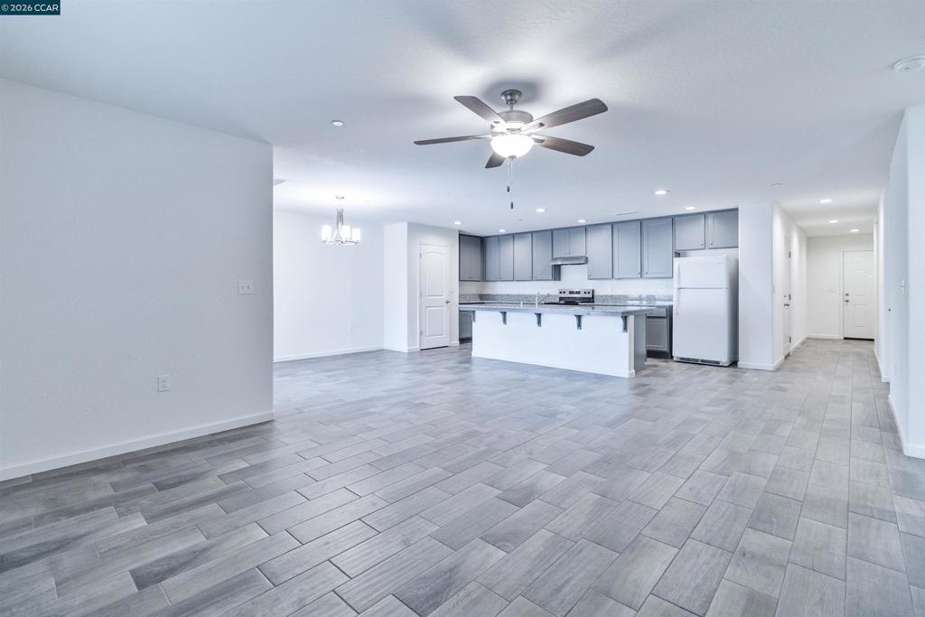 2245 E Oak Ave, Visalia, CA 93292