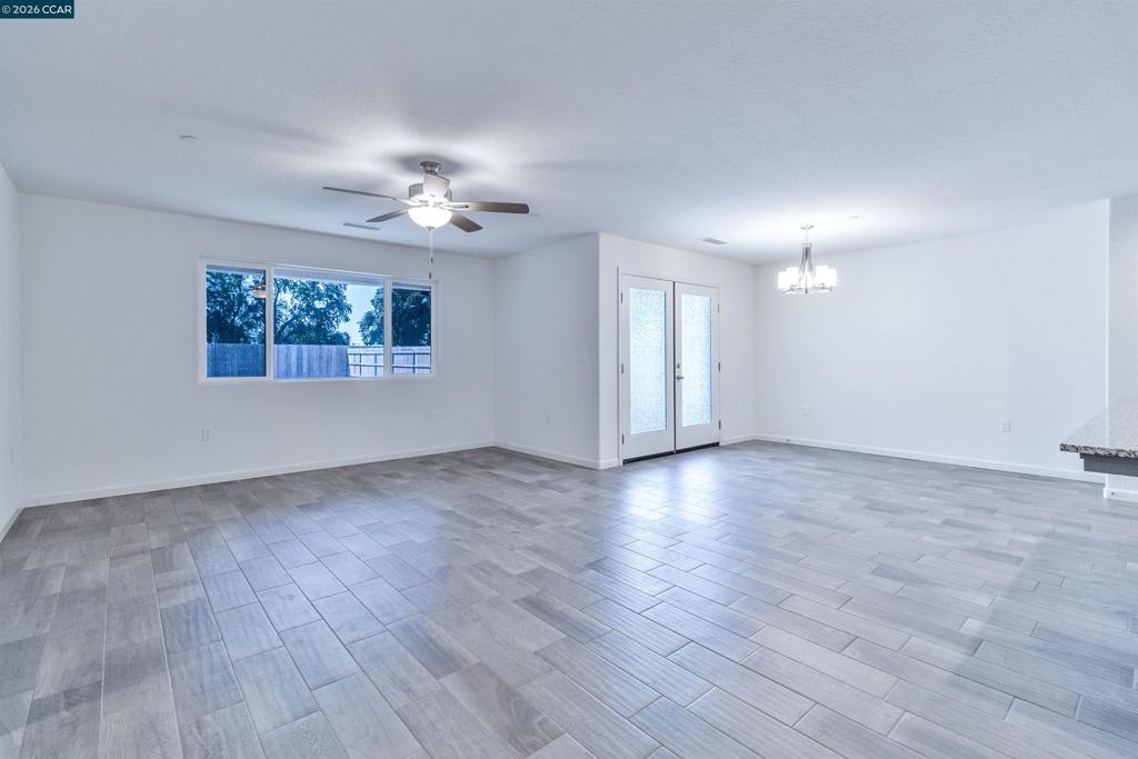 2245 E Oak Ave, Visalia, CA 93292