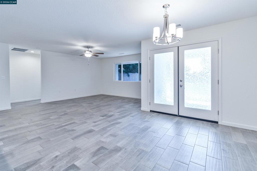 2245 E Oak Ave, Visalia, CA 93292