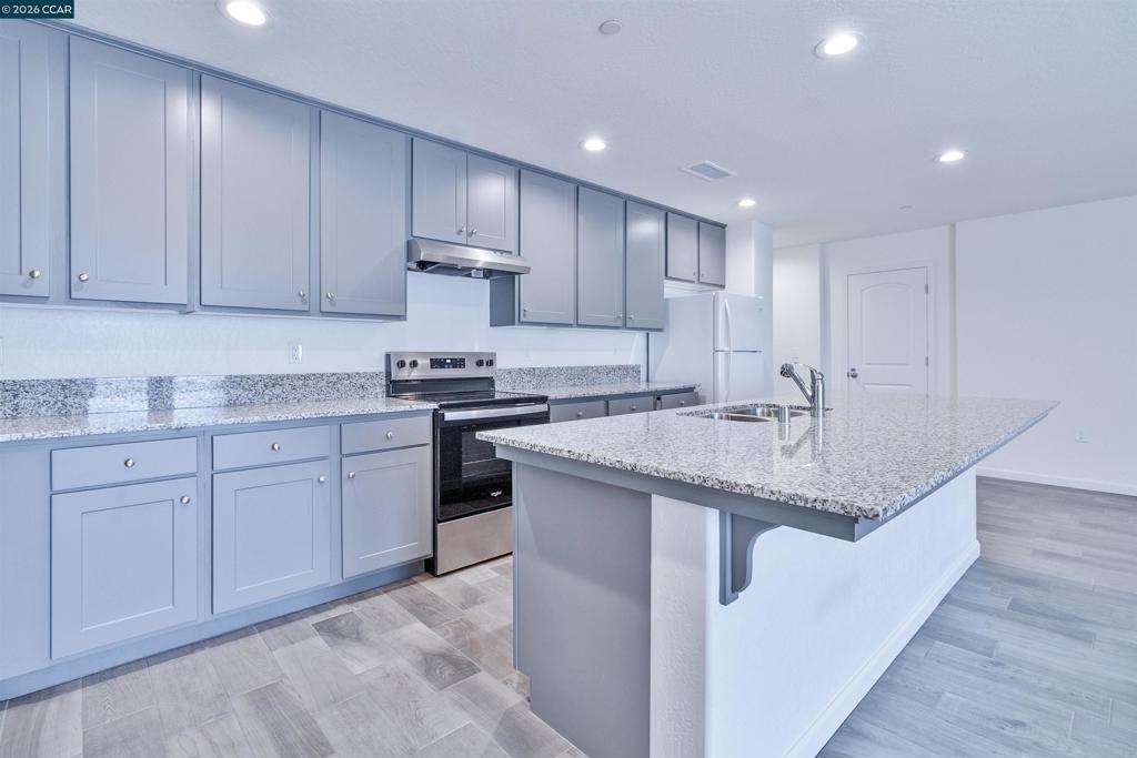 2245 E Oak Ave, Visalia, CA 93292