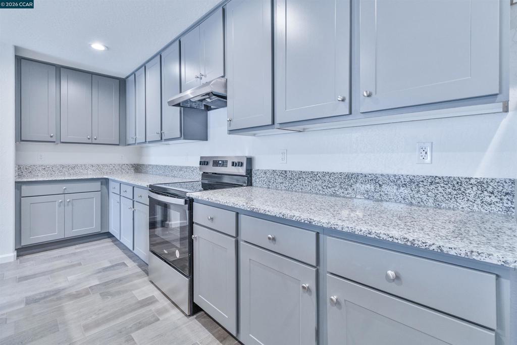 2245 E Oak Ave, Visalia, CA 93292