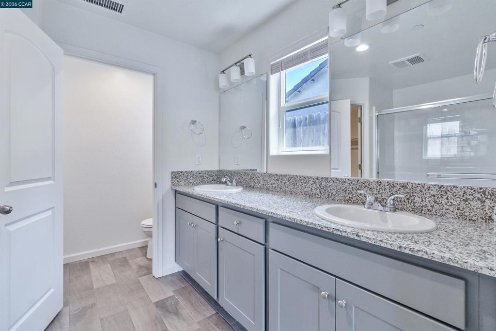 2245 E Oak Ave, Visalia, CA 93292