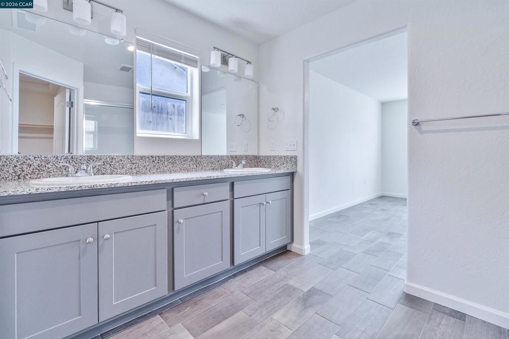 2245 E Oak Ave, Visalia, CA 93292
