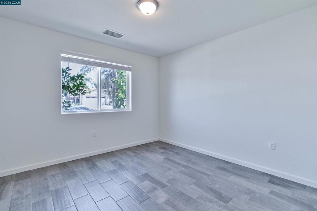2245 E Oak Ave, Visalia, CA 93292