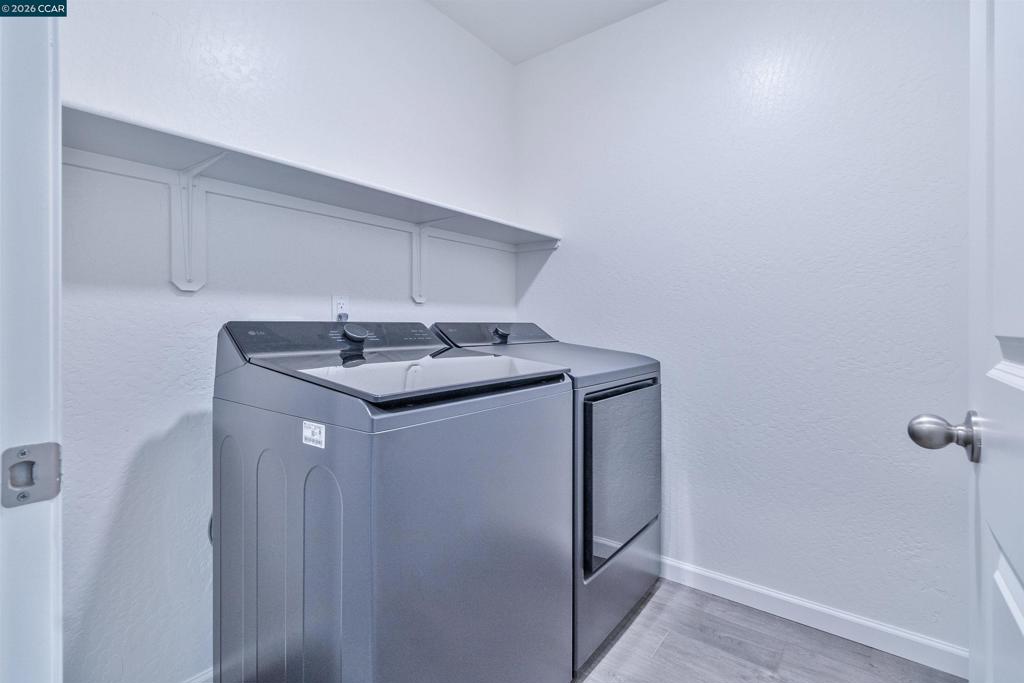 2245 E Oak Ave, Visalia, CA 93292