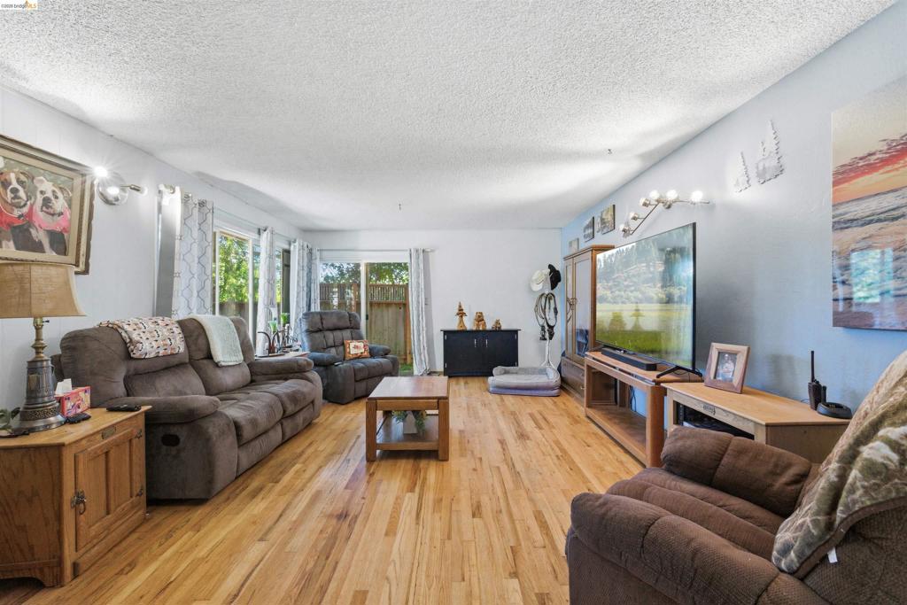 376 Calaveras Way, Sonora, CA 95370-6954